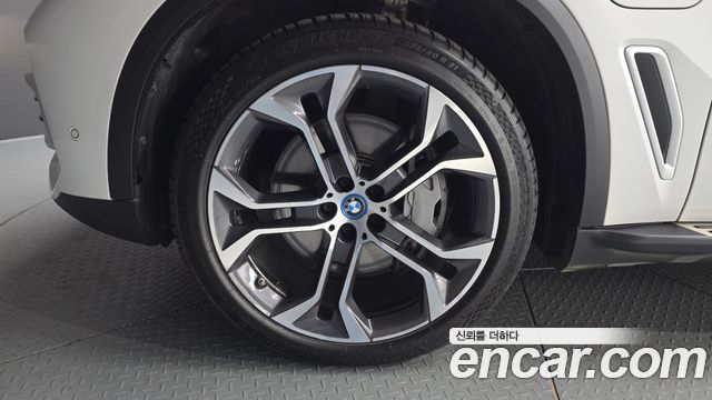 BMW X5 xDrive 45e xLine — пробег 86 742 км — фото 5 из 5