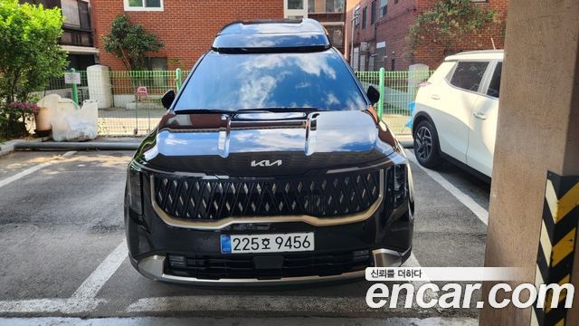 Kia Carnival HEV 9-Seater Hi-Limousine Signature — пробег 11 000 км — фото 2 из 5