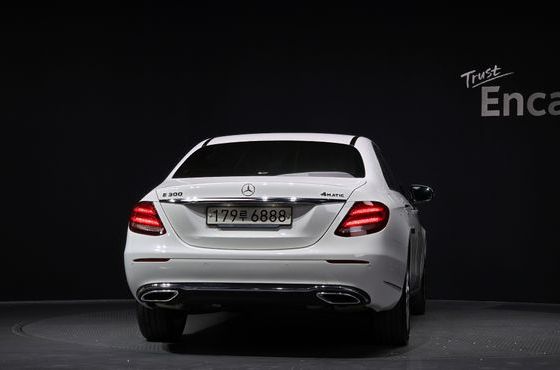 Mercedes-Benz E-Class E300 4MATIC Exclusive — пробег 67 842 км — фото 4 из 5