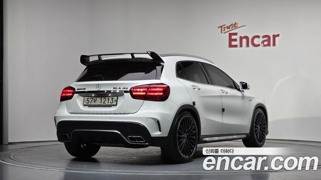 Mercedes-Benz GLA-Class GLA45 AMG 4MATIC — пробег 65 711 км — фото 2 из 5