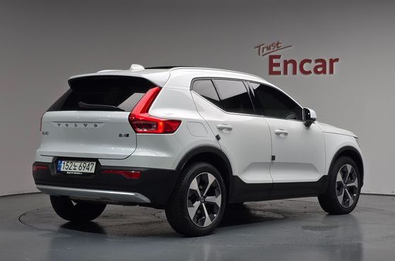 Volvo XC40 B4 Ultimate Bright — пробег 21 171 км — фото 2 из 5