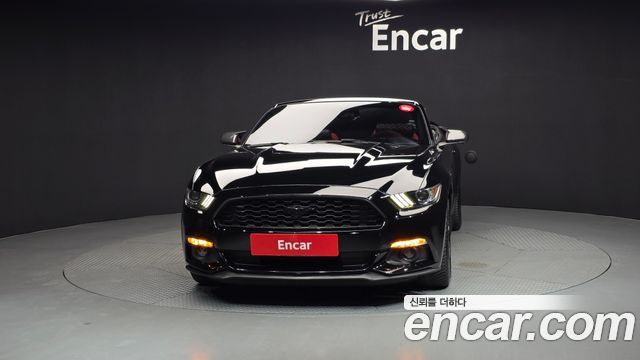 Ford Mustang Convertible — пробег 76 410 км — фото 3 из 5