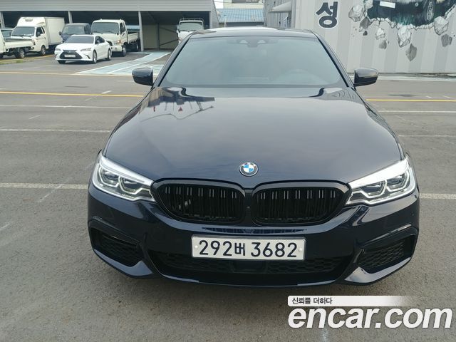 BMW 5-Series 530i M Sport Package Plus — пробег 3 800 км — фото 3 из 5