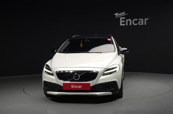 Volvo V40 D3 — пробег 65 021 км — фото 3 из 5