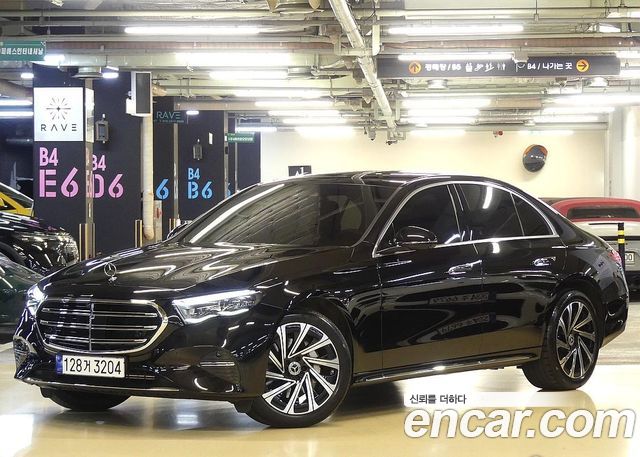Mercedes-Benz E-Class E300 4MATIC Exclusive — пробег 18 463 км — фото 2 из 5