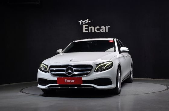 Mercedes-Benz E-Class E220d Avantgarde — пробег 105 275 км — фото 3 из 5