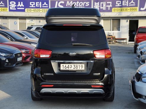 Kia Carnival 9-seater Hi-Limousine Prestige — пробег 215 660 км — фото 4 из 5