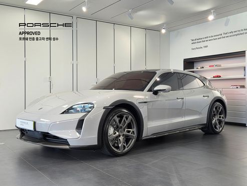 Porsche Taycan Turbo Cross Turismo — пробег 8 520 км — фото 1 из 5