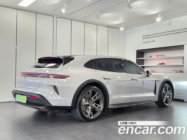 Porsche Taycan Turbo Cross Turismo — пробег 8 520 км — фото 2 из 5