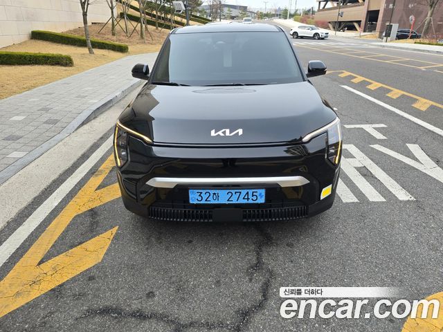 Kia EV3 Standard 2WD Air — пробег 3 800 км — фото 1 из 5