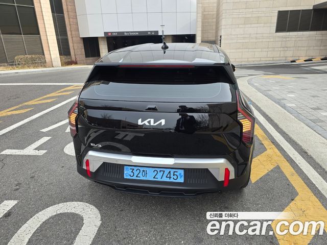 Kia EV3 Standard 2WD Air — пробег 3 800 км — фото 3 из 5