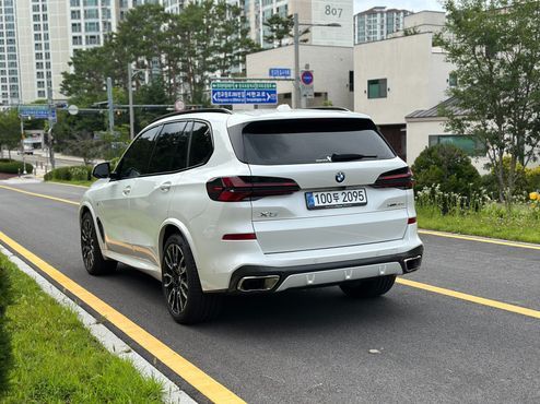 BMW X5 xDrive 30d M Sport — пробег 5 100 км — фото 2 из 5