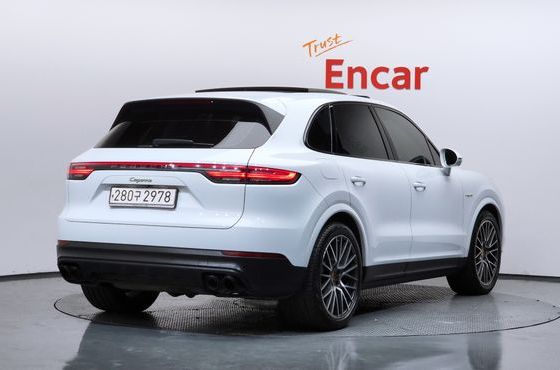 Porsche Cayenne 3.0 E-Hybrid — пробег 112 798 км — фото 2 из 5
