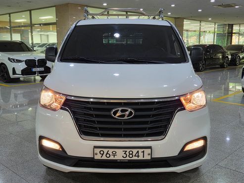Hyundai Starex Van 3-Seater Smart — пробег 84 937 км — фото 2 из 5