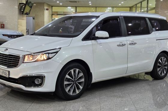 Kia Carnival 9-seater Luxury — пробег 134 182 км — фото 1 из 5