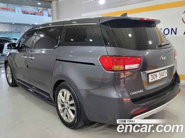 Kia Carnival 9-seater Noblesse — пробег 176 933 км — фото 4 из 5