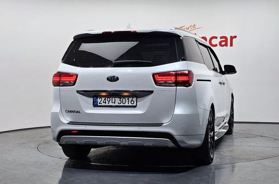 Kia Carnival 9-seater Noblesse — пробег 189 489 км — фото 4 из 5