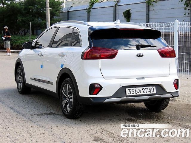 Kia Niro 1.6 HEV Prestige — пробег 37 599 км — фото 3 из 5