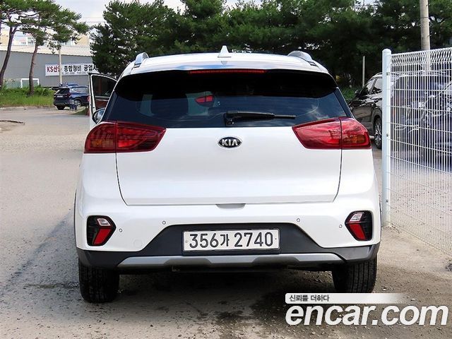 Kia Niro 1.6 HEV Prestige — пробег 37 599 км — фото 4 из 5