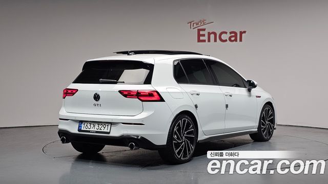 Volkswagen Golf 2.0 GTI — пробег 8 763 км — фото 2 из 5