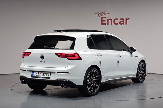 Volkswagen Golf 2.0 GTI — пробег 8 763 км — фото 2 из 5