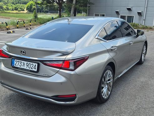 Lexus ES Luxury Plus — пробег 8 км — фото 2 из 5