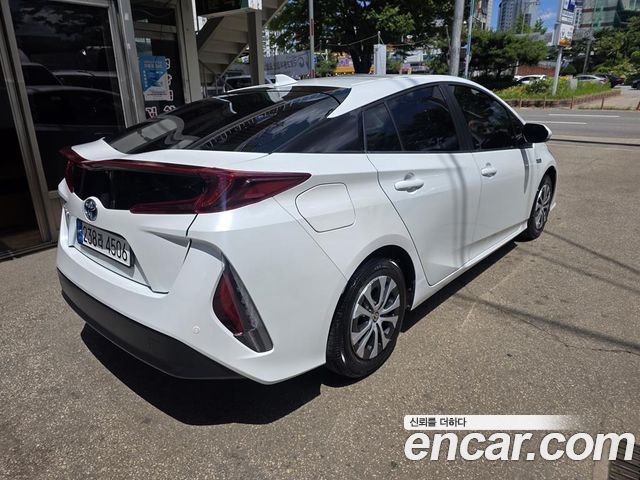 Toyota Prius 1.8 — пробег 37 729 км — фото 4 из 5