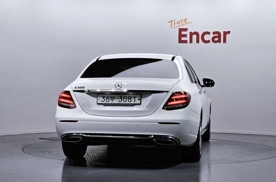 Mercedes-Benz E-Class E200 Avantgarde — пробег 86 746 км — фото 4 из 5