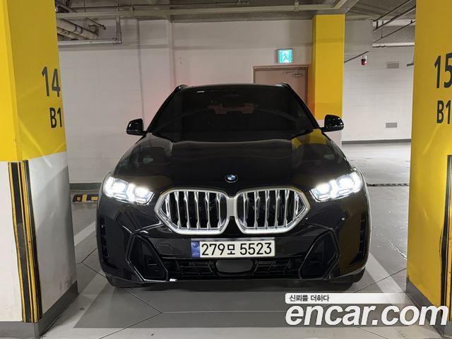 BMW X6 xDrive40i M Sport — пробег 13 000 км — фото 1 из 5