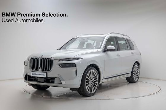 BMW X7 xDrive 40d Design Pure Excellence 6-Seater — пробег 6 200 км — фото 1 из 5