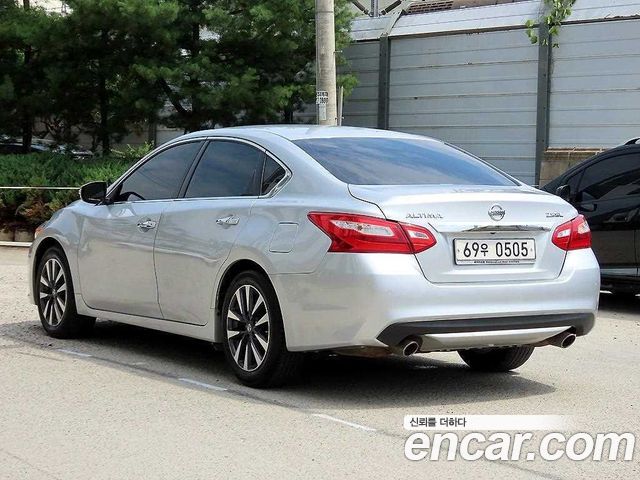 Nissan Altima из Кореи Encar