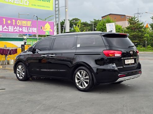 Kia Carnival 9-seater Prestige — пробег 92 000 км — фото 4 из 5