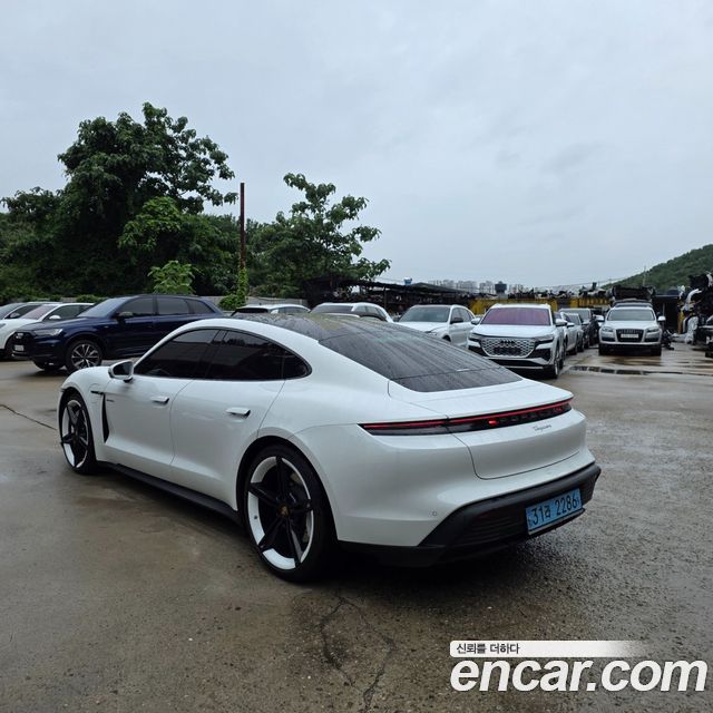 Porsche Taycan Base — пробег 55 797 км — фото 4 из 5