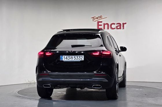 Mercedes-Benz GLA-Class GLA250 4MATIC — пробег 73 806 км — фото 4 из 5