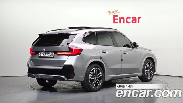 BMW X1 xDrive 20i M Sport — пробег 12 566 км — фото 2 из 5