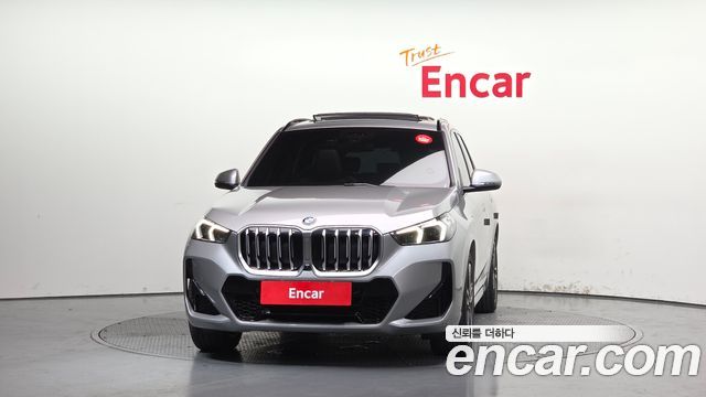 BMW X1 xDrive 20i M Sport — пробег 12 566 км — фото 3 из 5