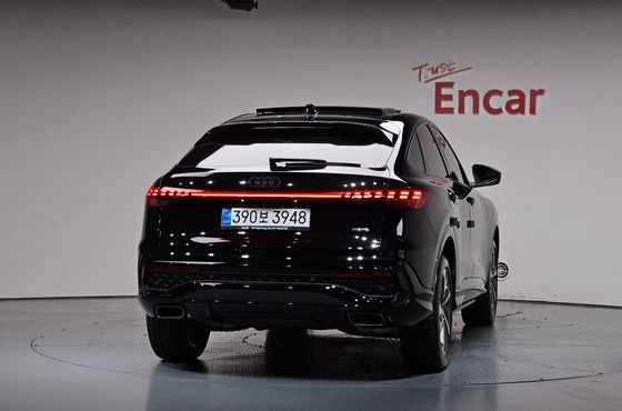 Audi Q5 40 TFSI 콰트로 S Line Sportback — пробег 35 км — фото 4 из 5