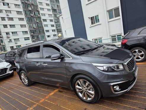 Kia Carnival 9-seater Noblesse — пробег 99 000 км — фото 2 из 5