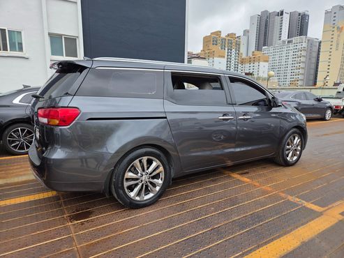 Kia Carnival 9-seater Noblesse — пробег 99 000 км — фото 3 из 5
