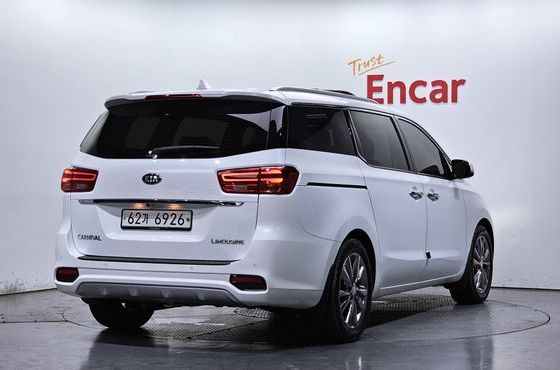 Kia Carnival Gasoline 7-Seater Limousine President — пробег 95 843 км — фото 2 из 5