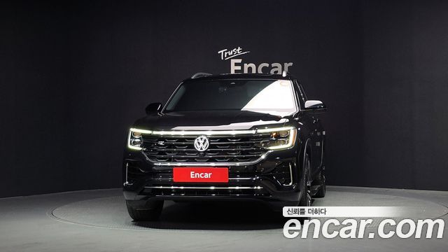 Volkswagen Atlas 2.0 TSI R-LINE 7-Seater — пробег 17 653 км — фото 3 из 5