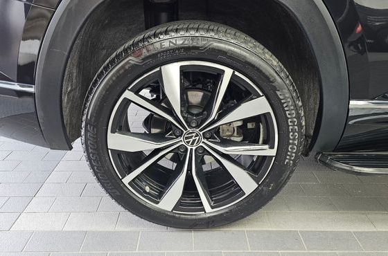 Volkswagen Atlas 2.0 TSI R-LINE 7-Seater — пробег 17 653 км — фото 5 из 5