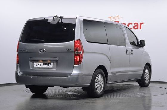 Hyundai Starex 12-Seater Wagon Smart — пробег 191 222 км — фото 2 из 5