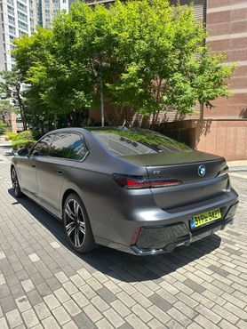 BMW i7 xDrive 60 Freeze Seoul Edition — пробег 6 500 км — фото 2 из 5
