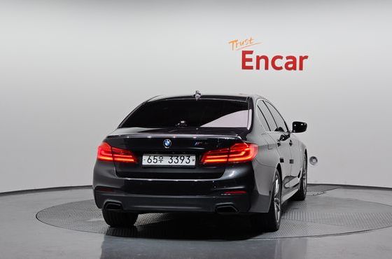 BMW 5-Series 520d M Sport Package Plus — пробег 234 123 км — фото 4 из 5