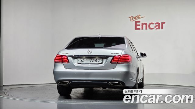 Mercedes-Benz E-Class E220 Bluetec Avantgarde — пробег 145 491 км — фото 4 из 5