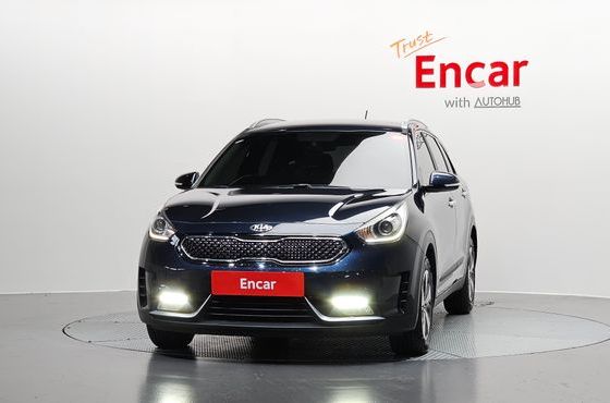 Kia Niro Prestige — пробег 185 117 км — фото 3 из 5