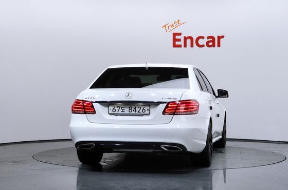Mercedes-Benz E-Class E220 Bluetec Avantgarde Sport — пробег 145 129 км — фото 4 из 5
