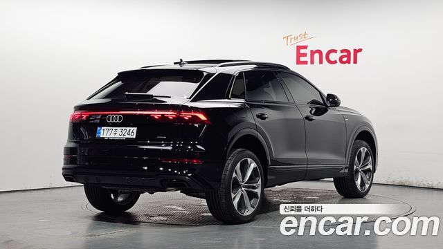 Audi Q8 55 TFSI Quattro Premium — пробег 356 км — фото 2 из 5