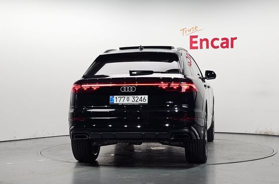 Audi Q8 55 TFSI Quattro Premium — пробег 356 км — фото 4 из 5